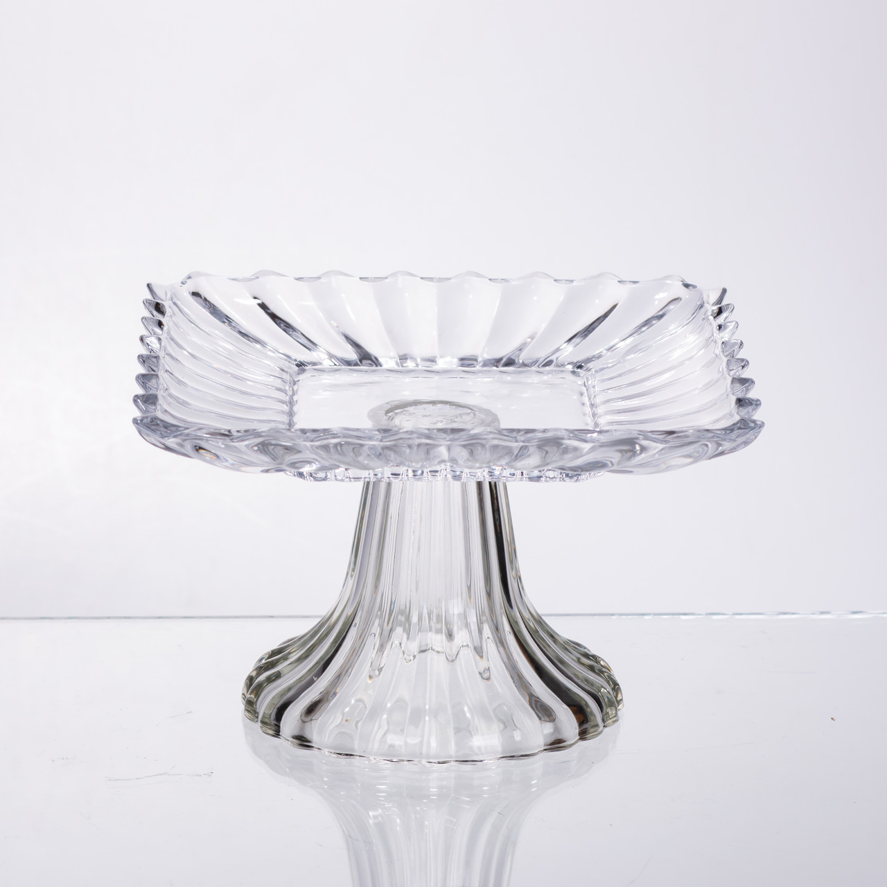 Тортівниця скляна квадратна на ніжці, прозора підставка для торта, десертів, сервірування столу 16×16 см 64486-16