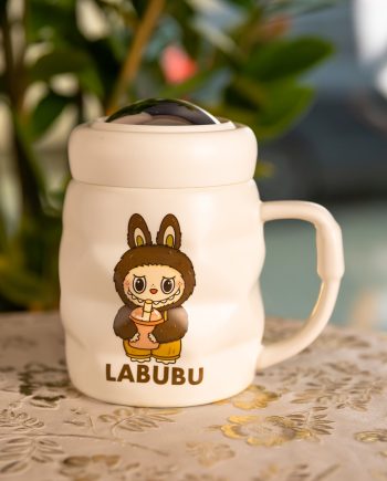 Чашка порцелянова з кришкою Labubu 400 (мл) подарункова кружка прикольна чашка для дітей на подарунок Білий з темно-коричневим FM-54C