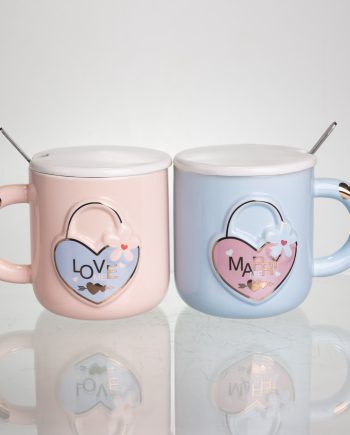 Набір парних порцелянових чашок із серцем 2 (шт) по 400 (мл) чашки на подарунок із кришкою та ложкою Рожевий з блакитним FM-32