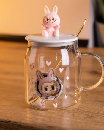 Новорічна велика скляна чашка "Лабубу" з кришкою та ложкою 600 мл, Святкова кружка чашка для дітей на подарунок Рожевий FM-56B