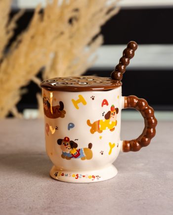 Новорічна порцелянова чашка "Весела Такса" з кришкою та ложкою 400 мл, Святкова кружка чашка для дітей на подарунок FM-17B