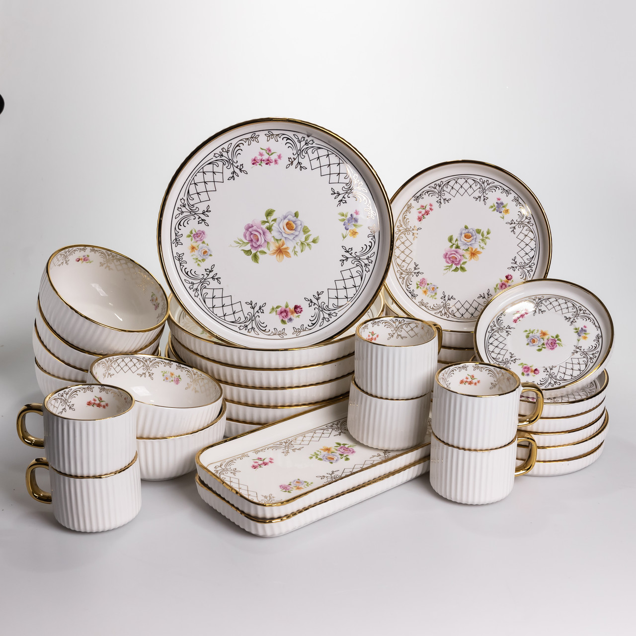 Столовий набір посуду тарілок і чашок 32 предмети на 6 персон «Золотий Кант» порцеляновий TH-32