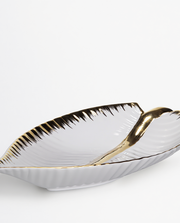 Декоративне блюдо у формі листочка 40 см, порцелянове, біле з золотом WH046