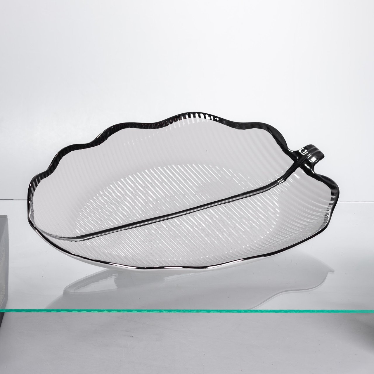 Порцелянова менажниця «Листок» з чорним обідком 2 секції 35,5 см ML6046