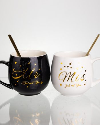 Набір парних порцелянових чашок Mr&Mis 2 (шт) по 350 (мл) чашки на подарунок з ложкою Чорний з білим FM-29