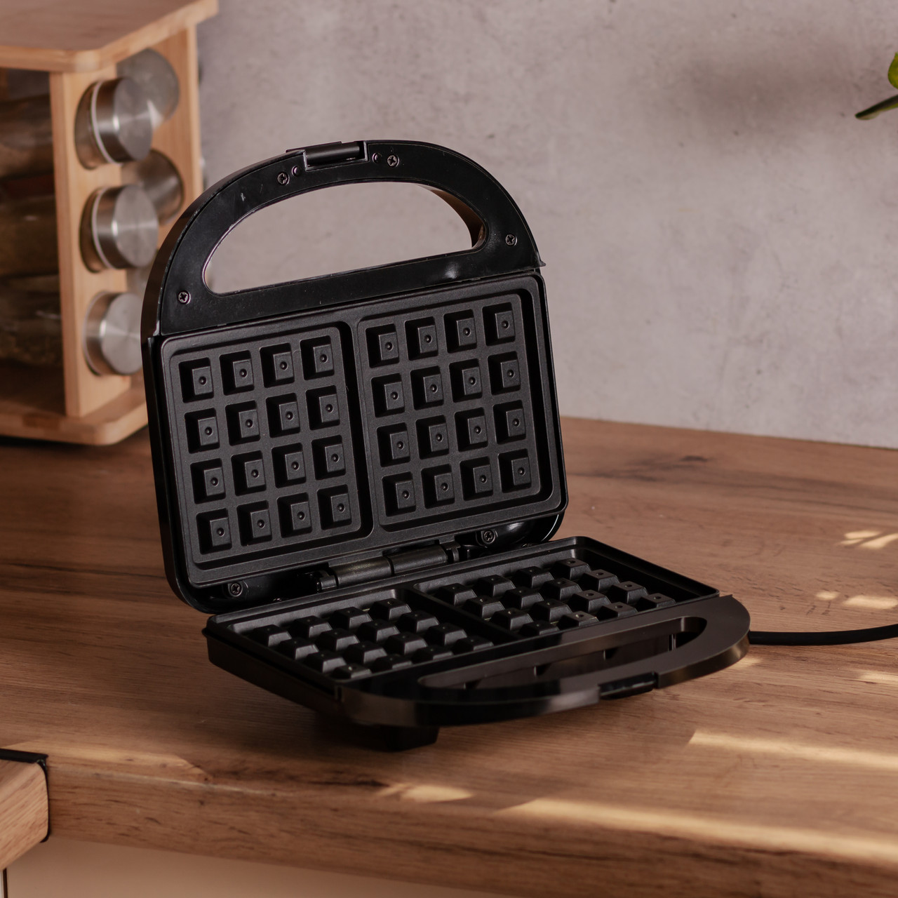 Вафельниця з антипригарним покриттям і подвійним нагріванням для бельгійських вафель 750 Вт Sokany SK-08074